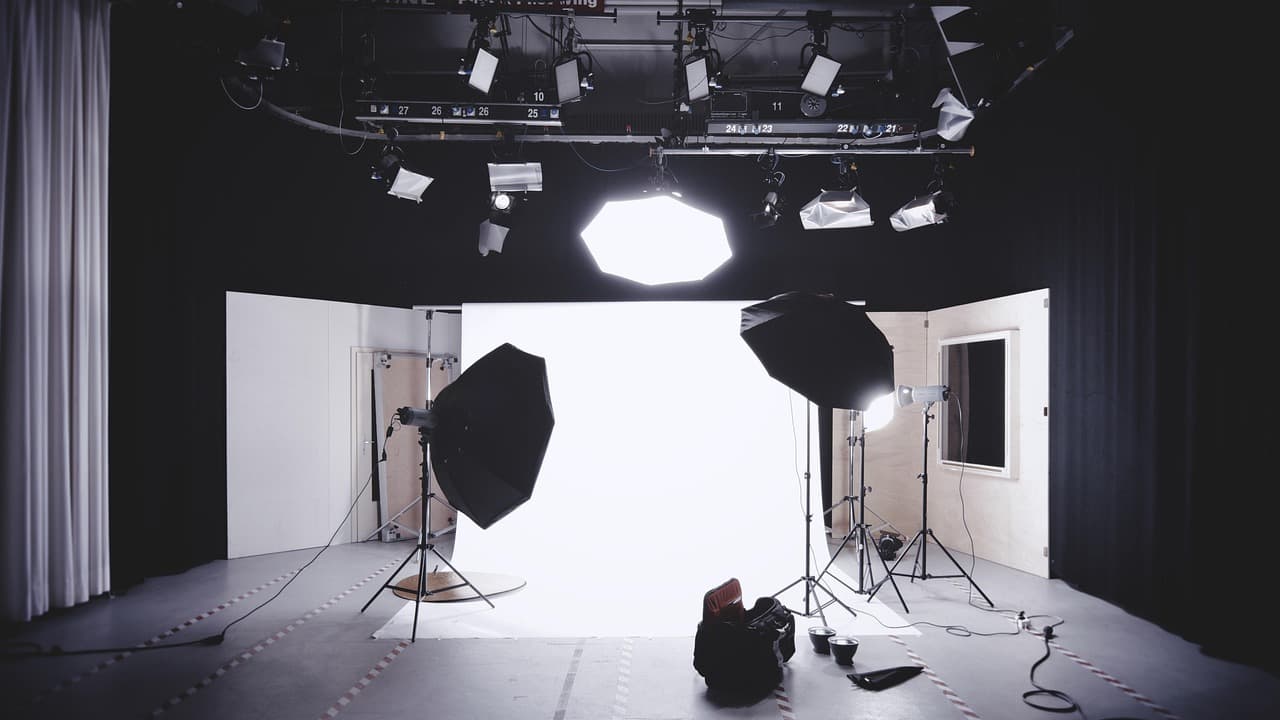 How to Build a Strong Photography Portfolio That Attracts Clients